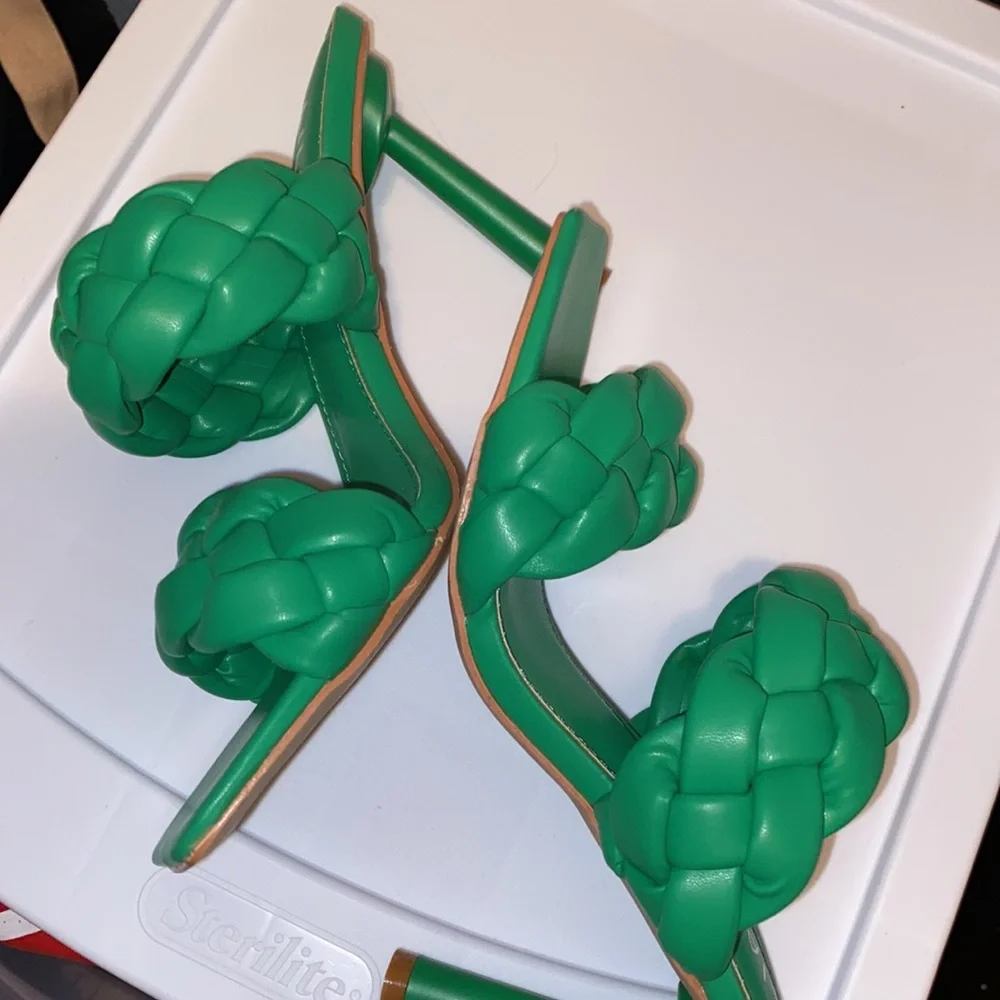 Braided 2 strap Statement Green heels (knock off Steve Madden) - Picture 6 of 8